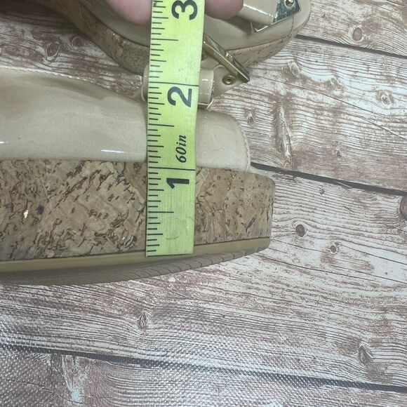 Stuart Weitzman Womens Patent Leather Peep Toe Slingback Wedges Beige Size 9.5 - Picture 12 of 12